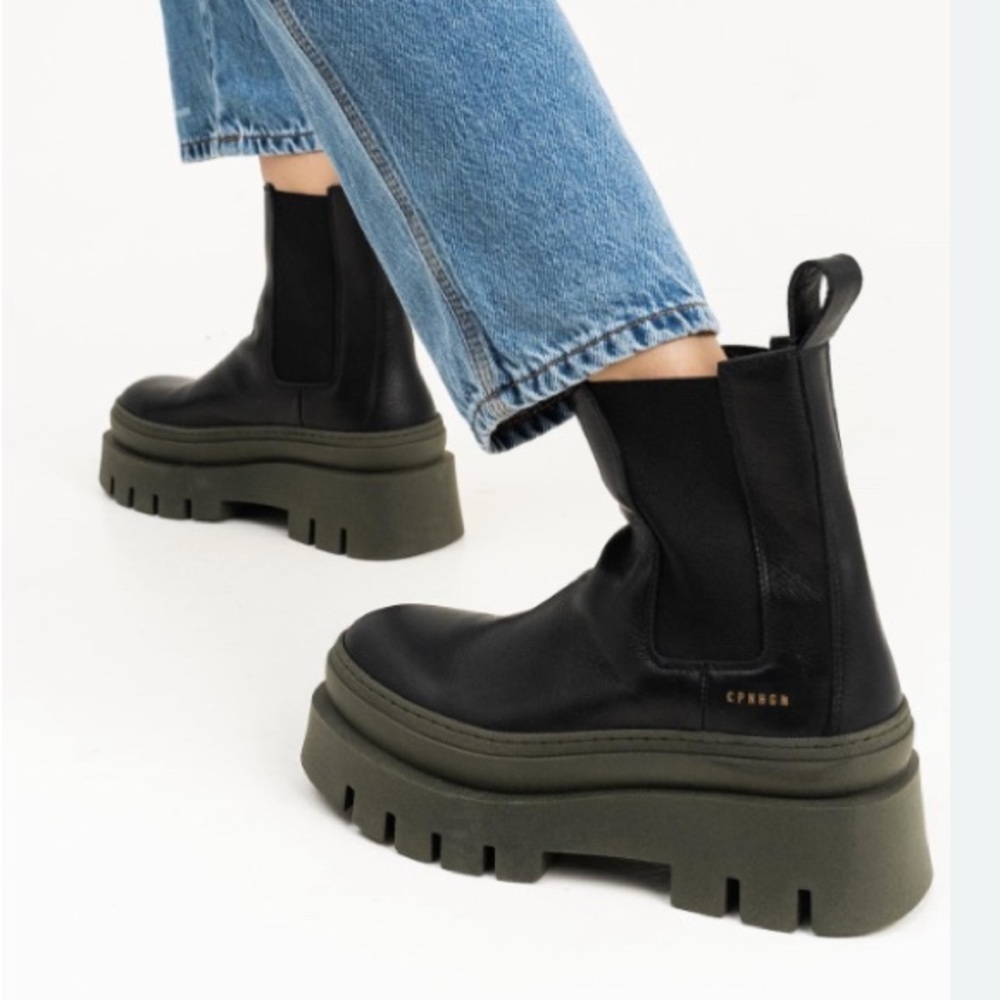 Copenhagen Studios Black Vitello Platform Chelsea Boots